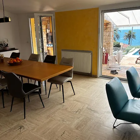 Naussica Villa